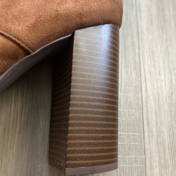 Modern Edge: suede Heeled Boot for Women - Picture 7 of 7